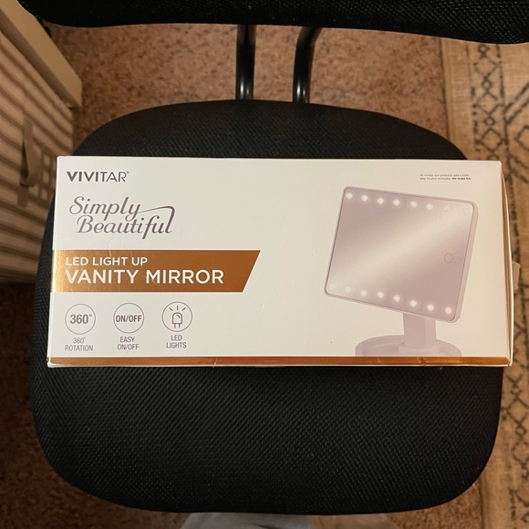 Light-Up Vanity Mirror NWT - Picture 3 of 3